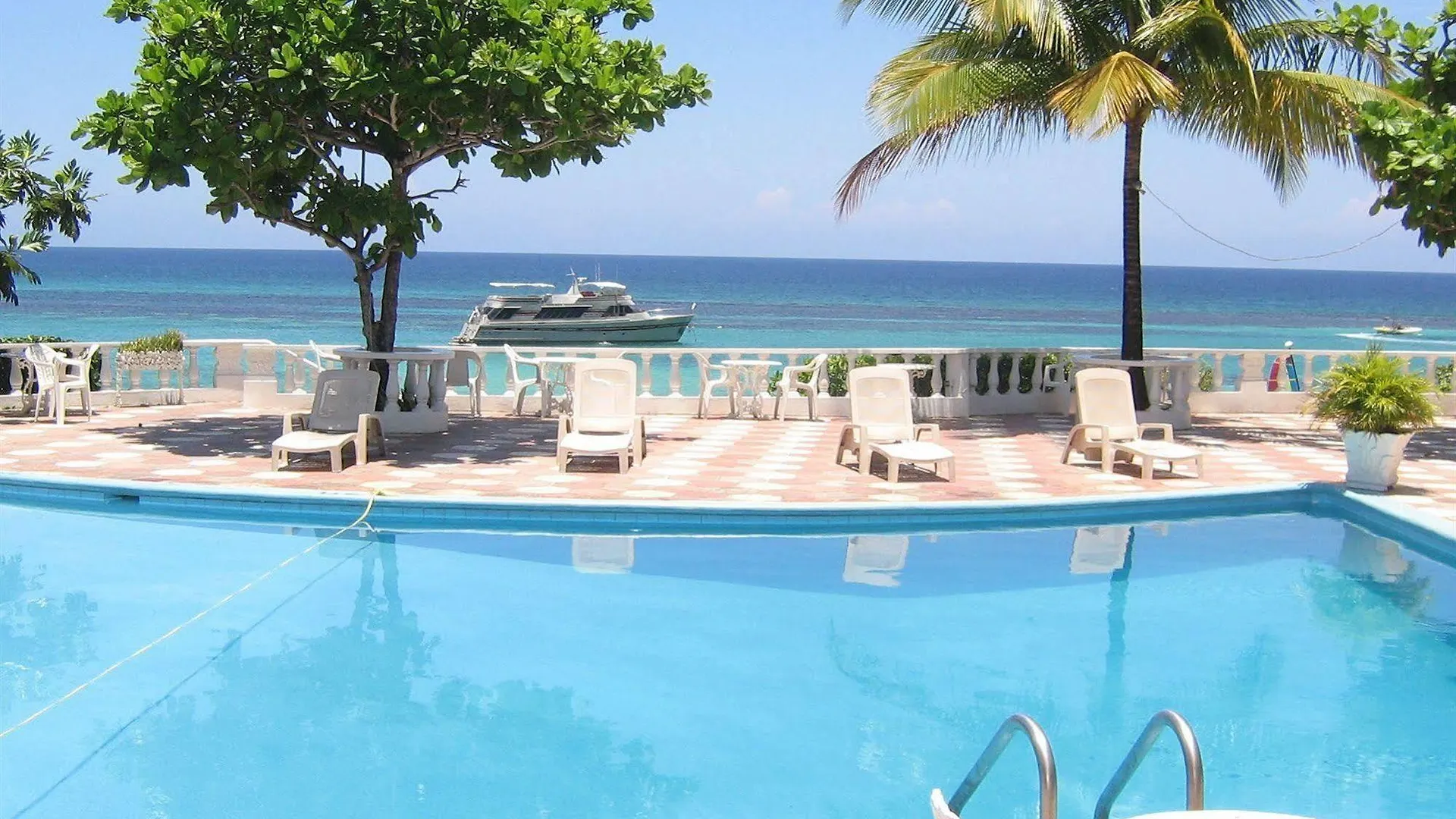 אוצ'ו ריוס Silver Seas Hotel 2*, אוצ'ו ריוס